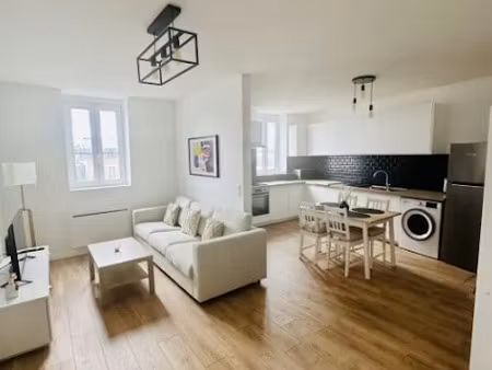 location meublée appartement 5 pièces 73 m² à pontoise (95000)  695 €