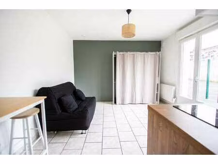 location appartement t1 meublé à avrillé (49240) : à louer t1 meublé / 15m² avrillé