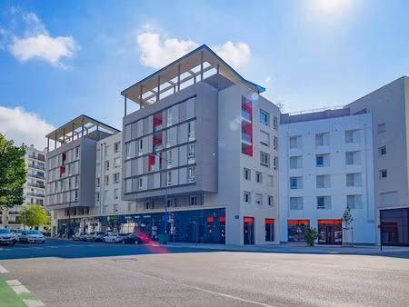 location appartement 3 pièces 60 m² à grenoble (38000)  837 €