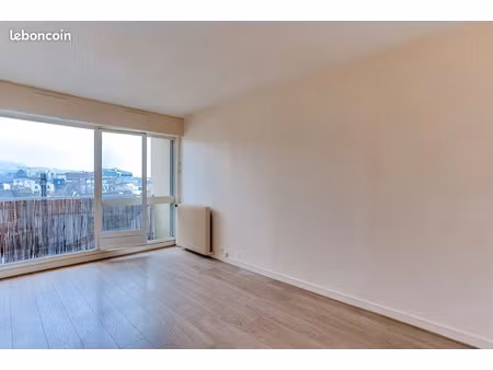 location appartement 2 pièces 47 m² à nanterre (92000)  1 042 €