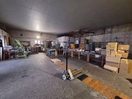 vente bureaux et commerces à auray (56400) : à vendre / 530m² auray