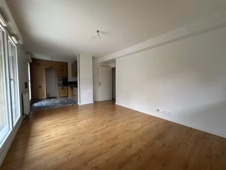 location appartement 2 pièces 62 m² à chessy (77700)  1 393 €