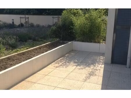 location appartement  44.7 m² t-2 à pierre-bénite  743 €