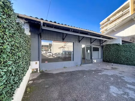 location locaux professionnels 247.97 m² à le cannet (06110)  3 000 €