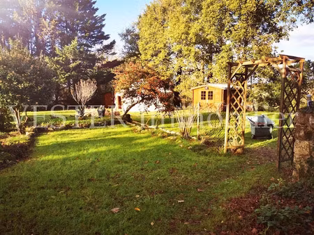 vente maison 7 pièces 250 m² à montcaret (24230)  278 000 €