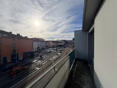 montferrand - appartement 2 pièces de 57 m² avec balcon