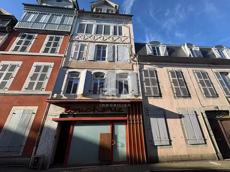 immeuble au centre de bagnères de bigorre.