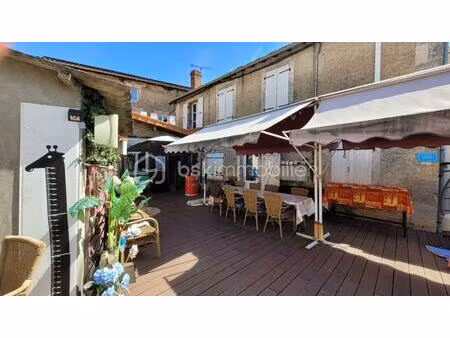 propriété de 283 m² à roumazieres-loubert