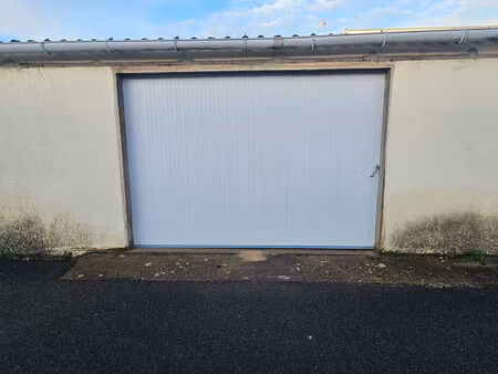 vente parking / box  30.00m²  les sables
