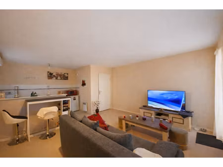 à vendre : appartement t2 à la chaussée-saint-victor