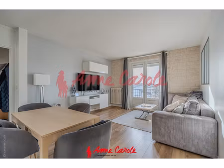 appartement 4 pieces 3 cahmbres avec cave et parking