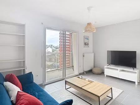 lons - grand studio tout equipé - balcon & parking