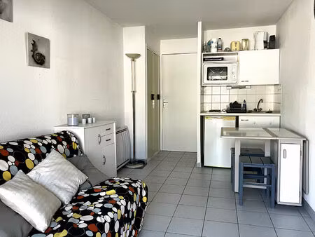 studio meublé avec loggia sur la corniche