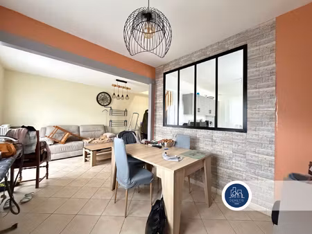 maison proche bourg avec chambres de plain pied