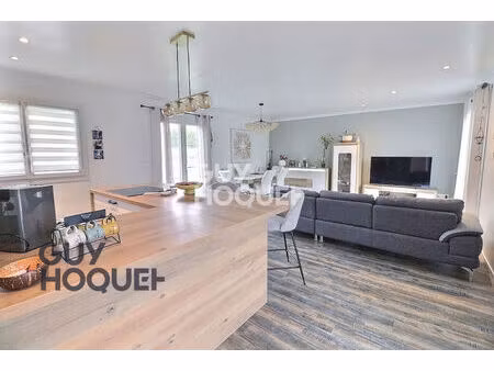 7 km de bernay  dans un petit hameau à la campagne