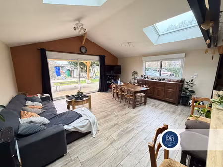 maison indépendante avec grande pièce de vie