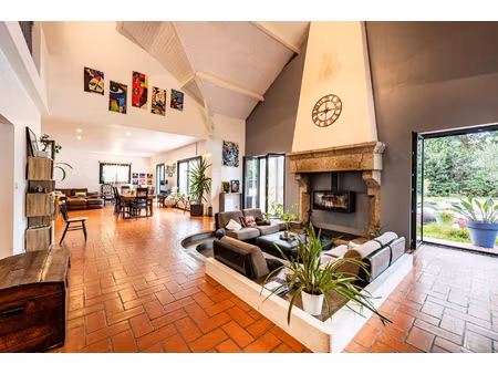 saint-nazaire  l'immaculée. propriété d'exception ? volumes spectaculaires & prestations h