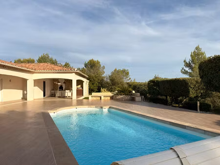 villa 6 pièce à ollières