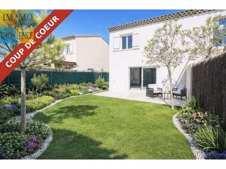 villa 100 m² avec jardin et terrasse à la périphérie de