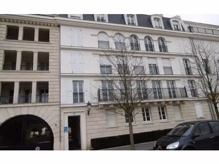 location appartement  m² t-2 à serris  910 €