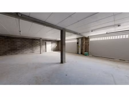 location locaux professionnels 120 m² à castries (34160)  1 300 €