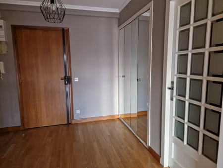 a louer dans copropriété de standing avec ascenseur très beau type 4 de 98.78m2 sur bourg 