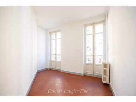 appartement type 3 avec balcon - la blancarde - 13004