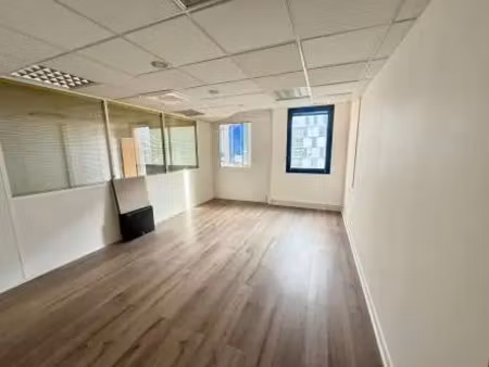 bureaux à louer de 78m2