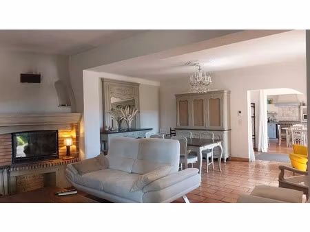 a vendre – mas provençal rénové  4 chambres  avec pisicine et garage