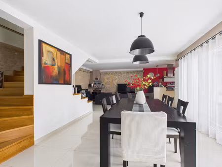 moderne - calme - lumineux - fonctionnel