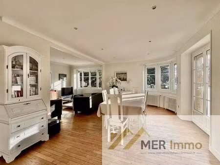 maison de luxe avec vue sur mer à vendre à saint-malo : 1 242 000 €