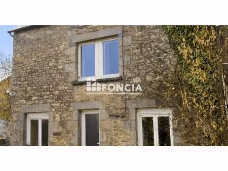 maison ancienne rénovée avec charme avec une pièce de vie de 60 m2
