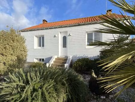 vente maison à saint-vincent-sur-jard (85520) : à vendre / 73m² saint-vincent-sur-jard