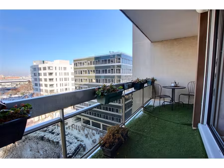 3 pièces au pied du canal avec balcon