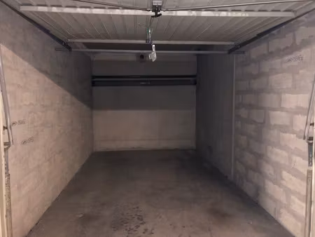 box ferme en sous -sol