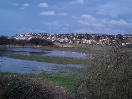 à vendre – chalet face à la mer