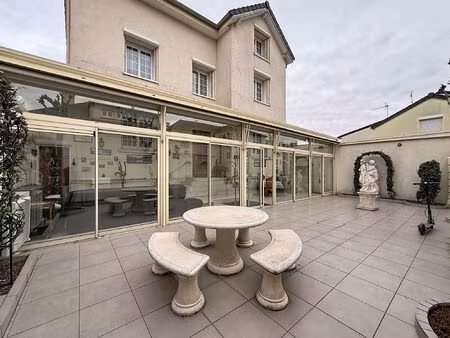 maison aux pieds du metro stade