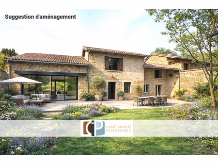 maison ancienne en pierre à fort potentiel  avec dépendances