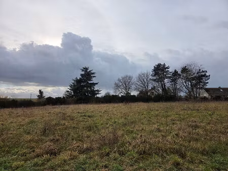 terrain à bâtir d'environ 883 m²