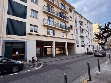 garage à vendre marseille 13005