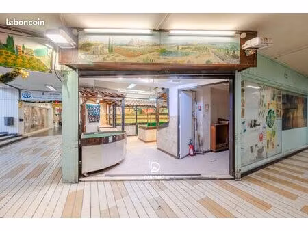 local commercial 77 m² marseille