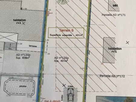 terrain plat et rectangulaire