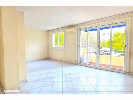 t3 traversant 67 m² à fort potentiel – résidence sécurisée – mazargues / prado