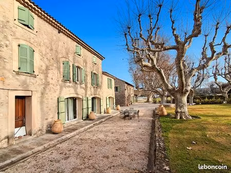 propriété 25 pièces 1100 m²