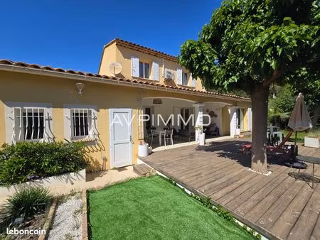 villa 4 pièces 145 m²