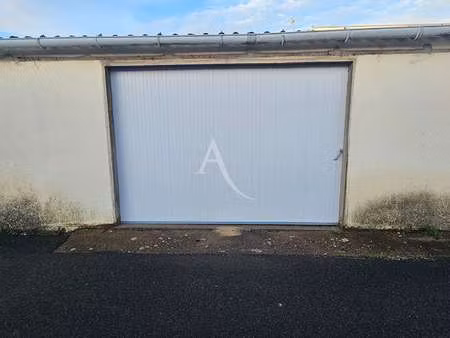 vente garage et parking aux sables-d'olonne (85100) : à vendre / 30m² les sables-d'olonne