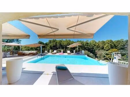 villa montauroux 5 pièce(s) 140 m2  terrain dominant 3080m2  piscine  domotique intégrale