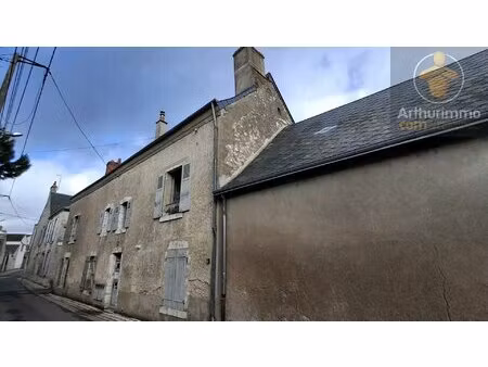maison de caractère à réinventer – hyper-centre de beaugency avec jardin