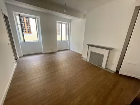 - quartier du chateau - t2 non meuble de 34m²-