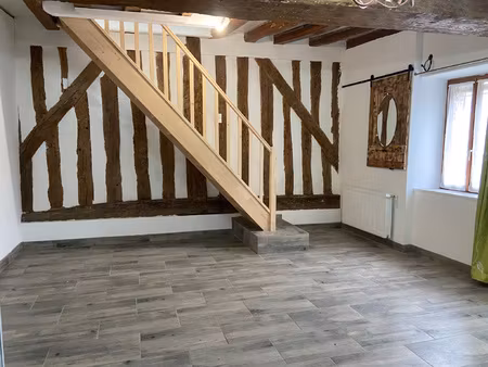 maison ancienne de 78 m2 habitable de suite avec une cour  d